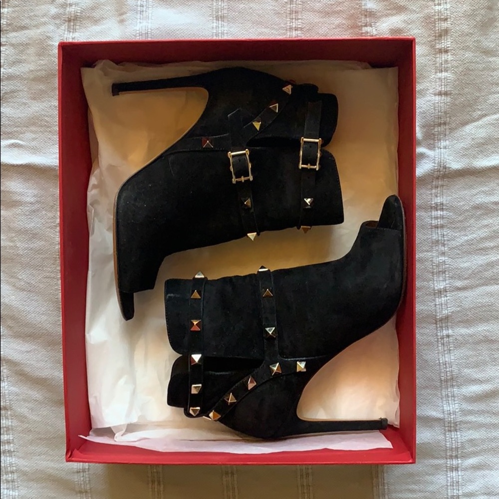 Black Suede Valentino Peep-Toe Shoes Studded